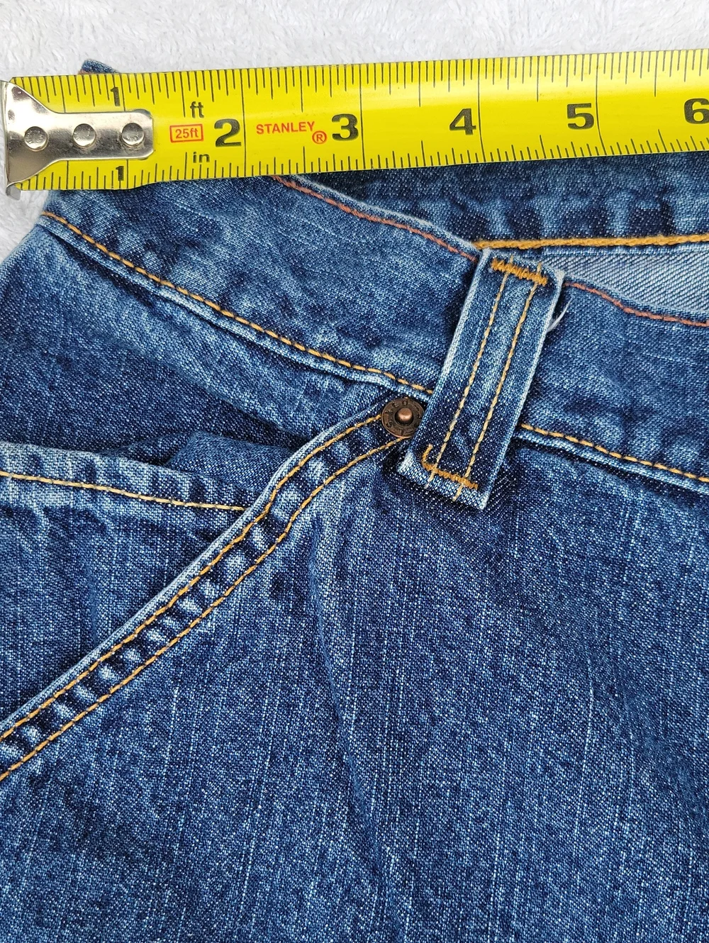 Levi's Medium Wash Blue Denim Jean Carpenter Shorts Sz 34